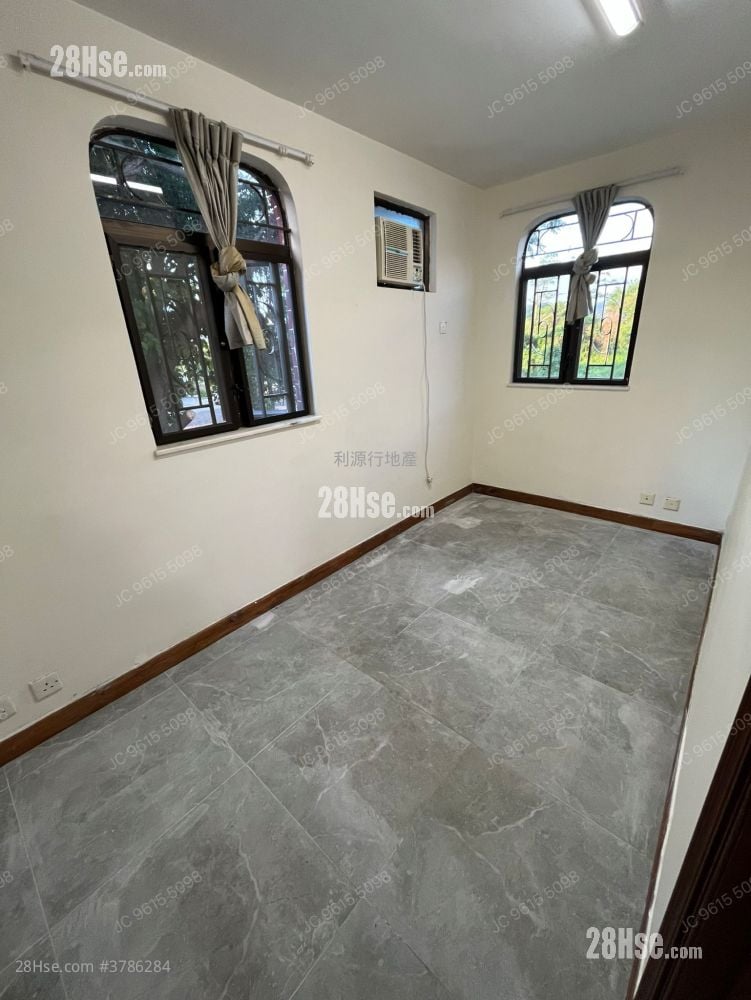 Village Rental 3 Bedrooms , 1 Bathroom 700 ft²