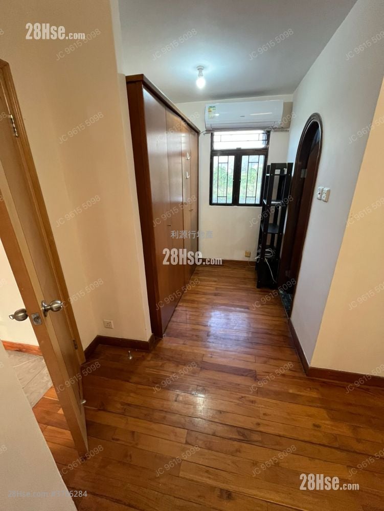 Village Rental 3 Bedrooms , 1 Bathroom 700 ft²