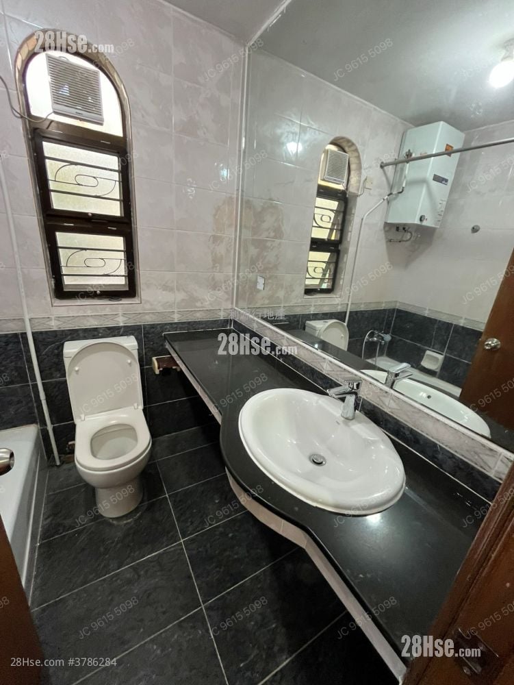 Village Rental 3 Bedrooms , 1 Bathroom 700 ft²