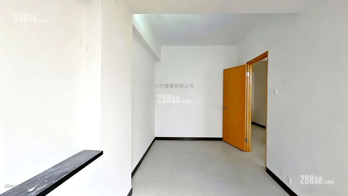 master room: 10-12 Yuen Yuen Street Rental 2 Bedrooms , 1 Bathroom 448 ft²