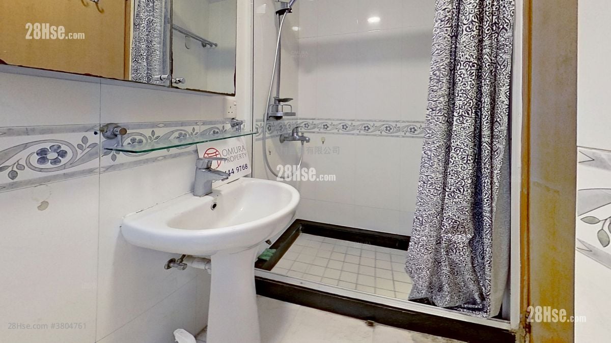 bathroom: 10-12 Yuen Yuen Street Rental 2 Bedrooms , 1 Bathroom 448 ft²