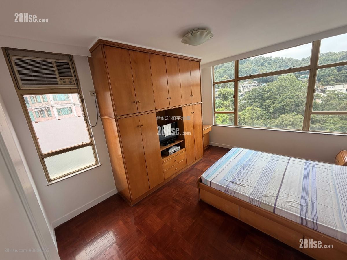 新峰花園 售盤 3 房 , 2 浴室 930 平方呎