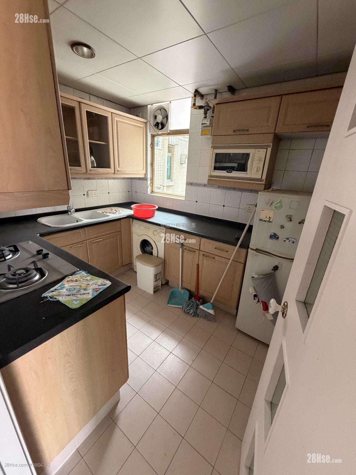 新峰花園 售盤 3 房 , 2 浴室 930 平方呎