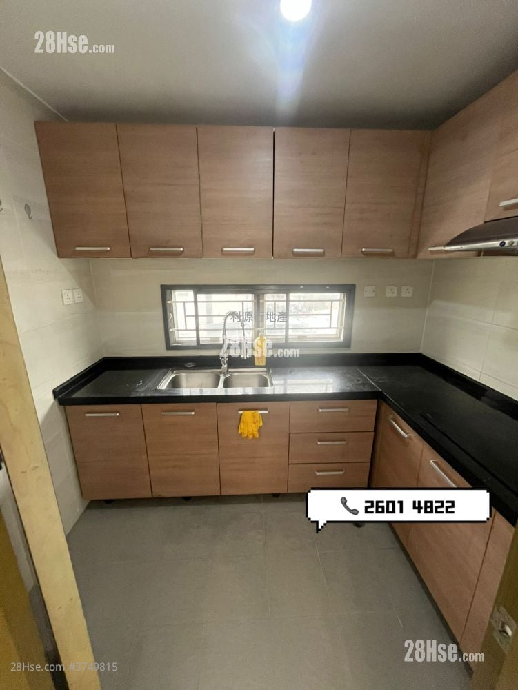 村屋 租盘 3 房 , 2 浴室 700 平方尺