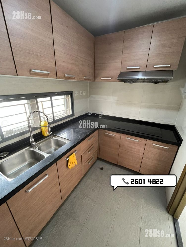 村屋 租盘 3 房 , 2 浴室 700 平方尺