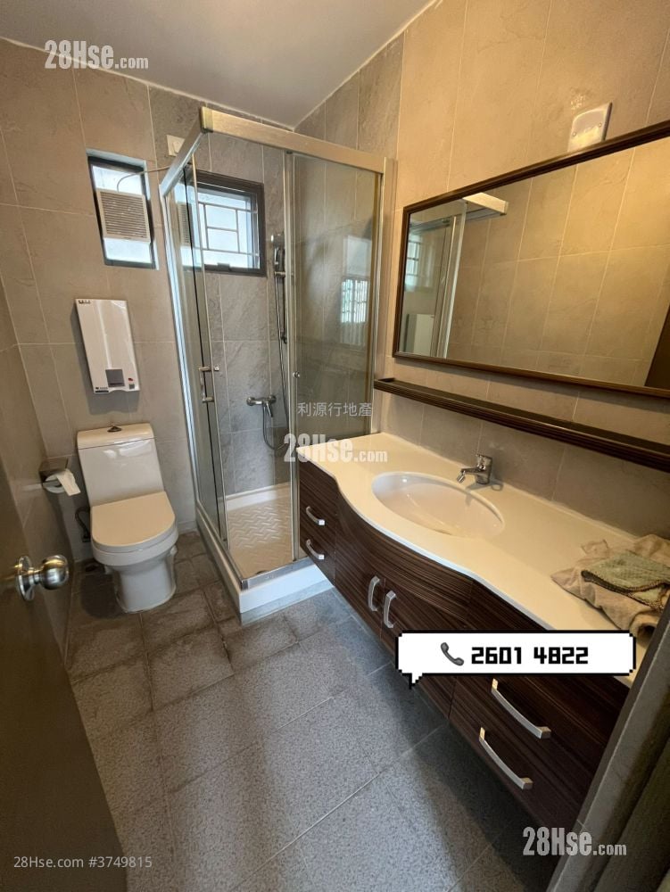 村屋 租盘 3 房 , 2 浴室 700 平方尺