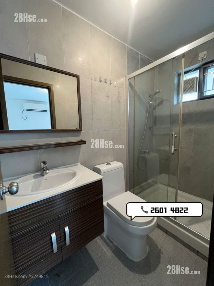 村屋 租盘 3 房 , 2 浴室 700 平方尺