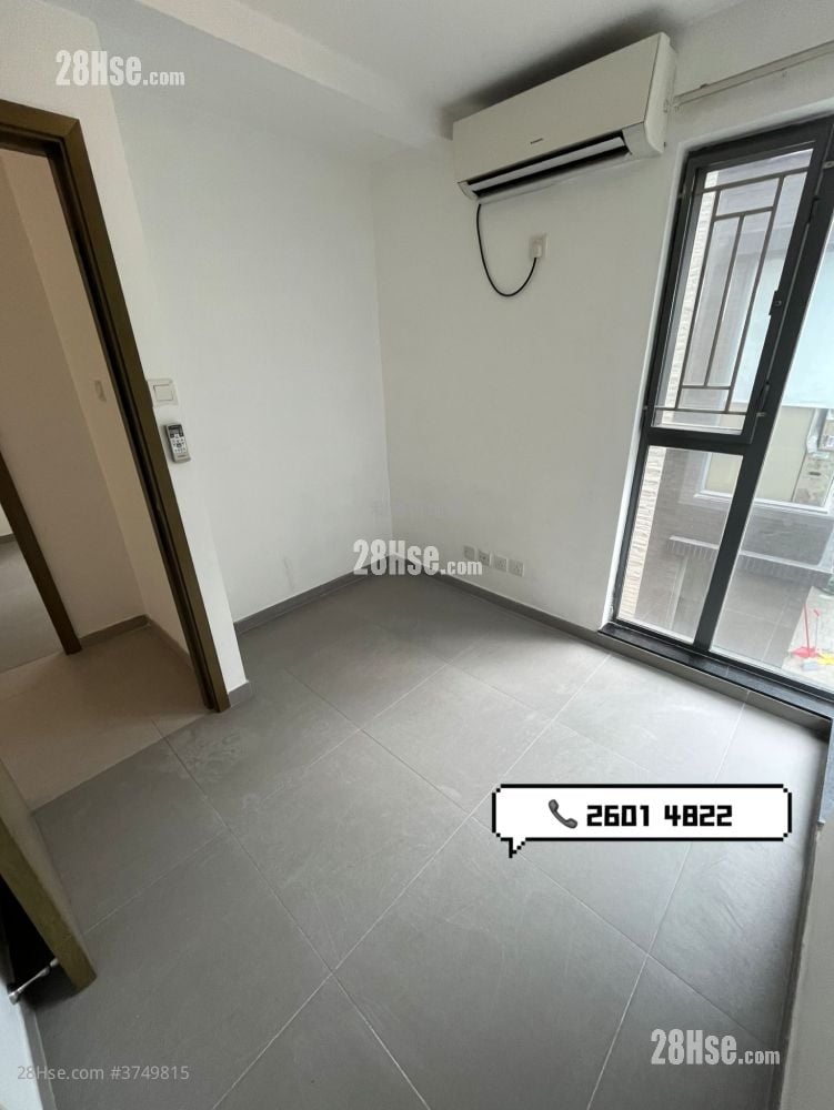 村屋 租盘 3 房 , 2 浴室 700 平方尺