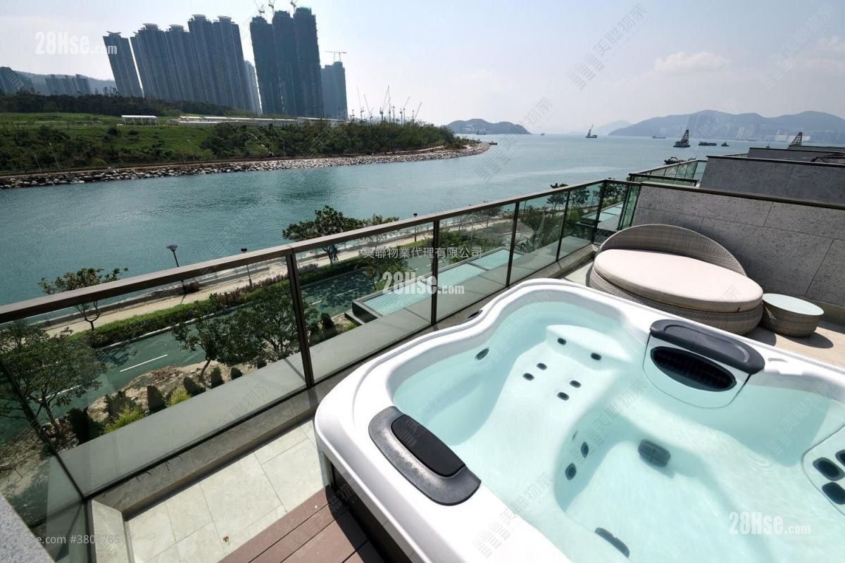 Monterey 售盘 4 房 , 3 浴室 2,001 平方尺