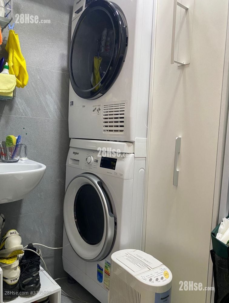 The Metro City Sell 3 Bedrooms , 2 Bathrooms 526 ft²