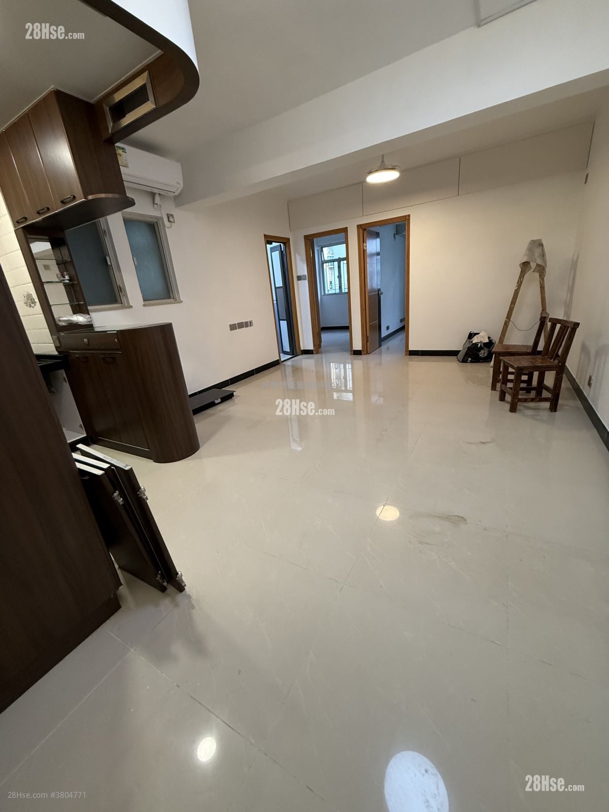 Apartment Rental 527 ft²