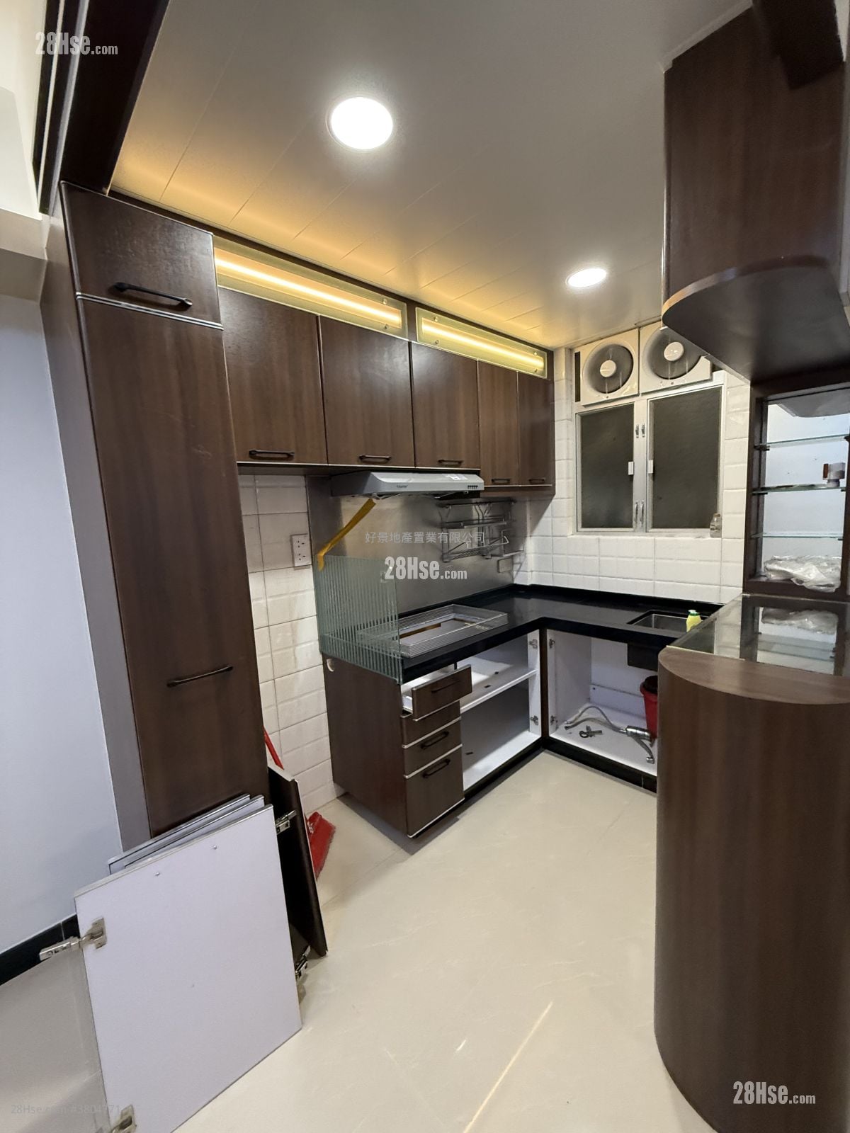 Apartment Rental 527 ft²