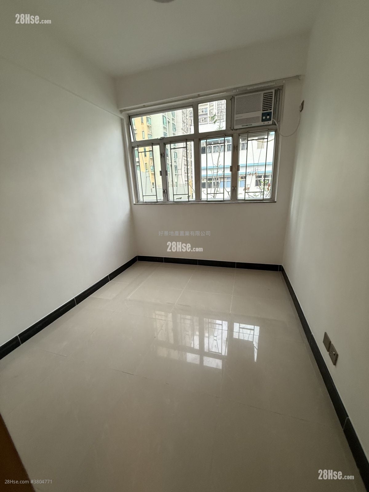 Apartment Rental 527 ft²