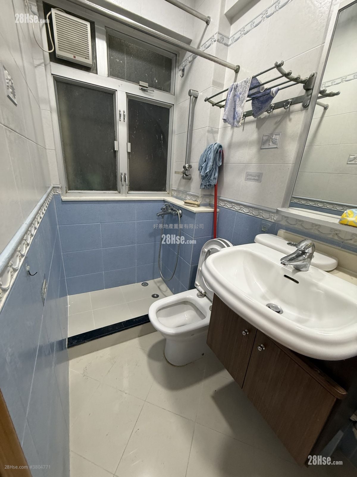 Apartment Rental 527 ft²