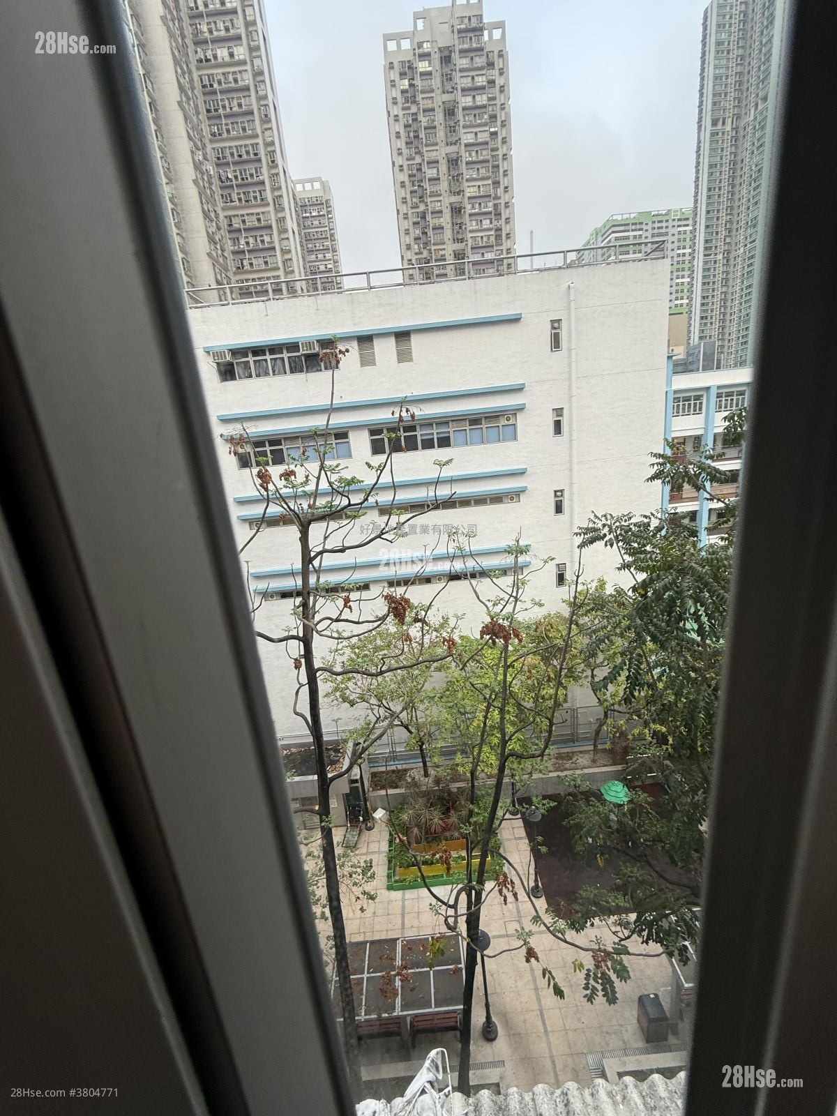 Apartment Rental 527 ft²