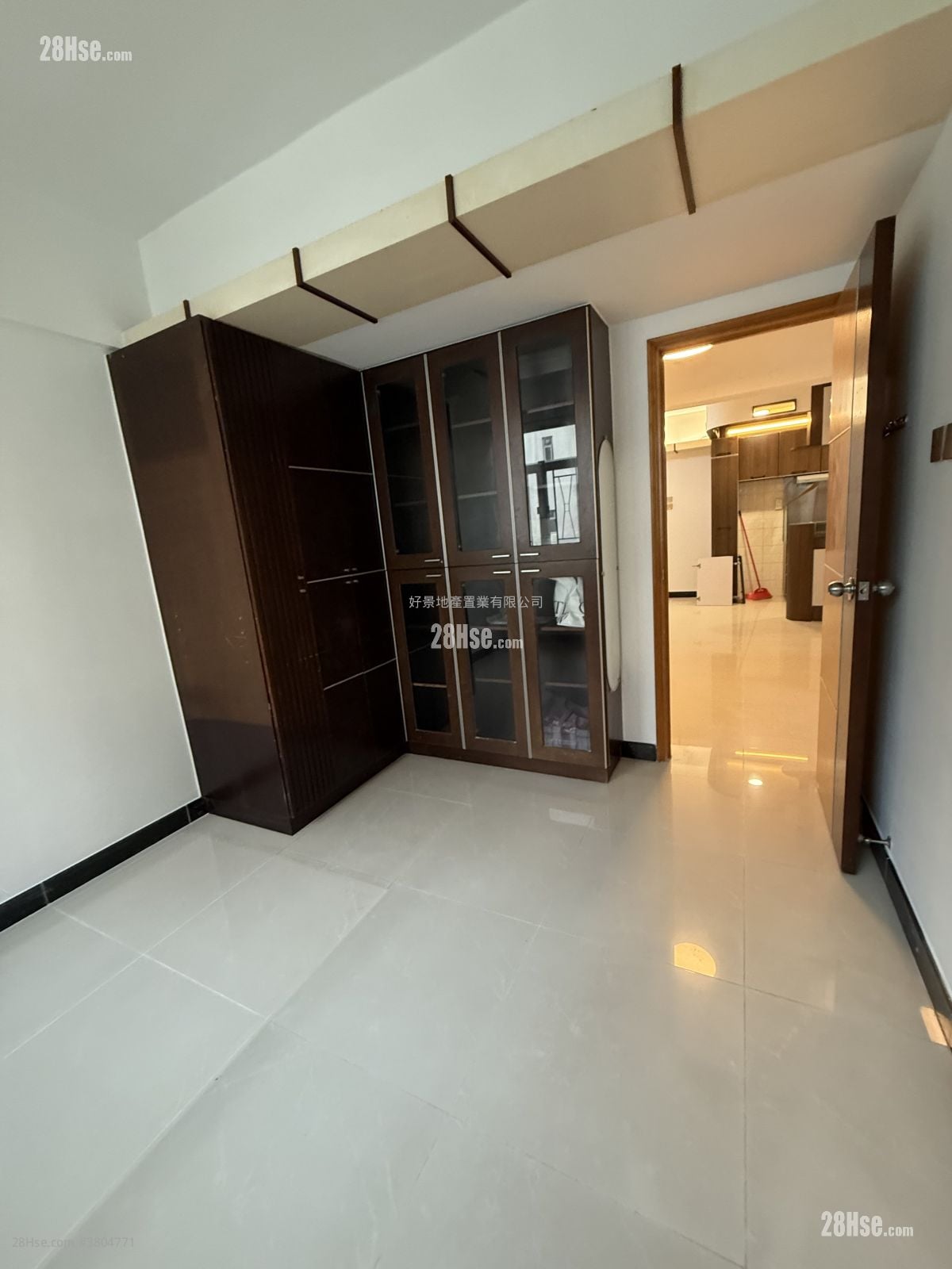 Apartment Rental 527 ft²