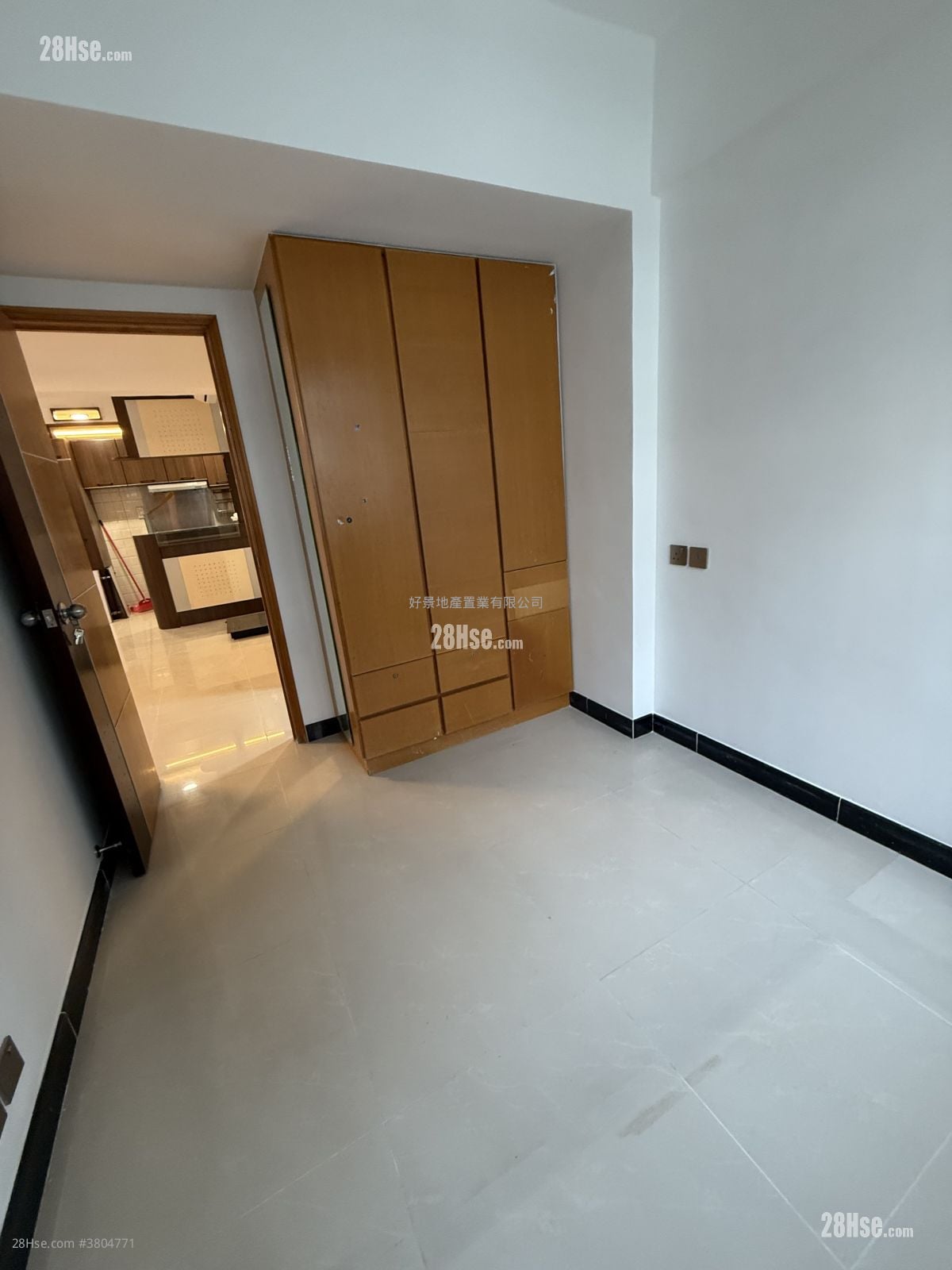 Apartment Rental 527 ft²