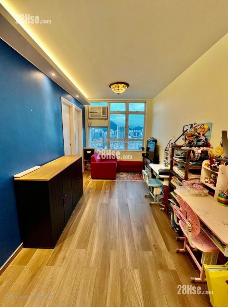 Kwun Tak Court Sell 2 Bedrooms , 1 Bathroom 443 ft²