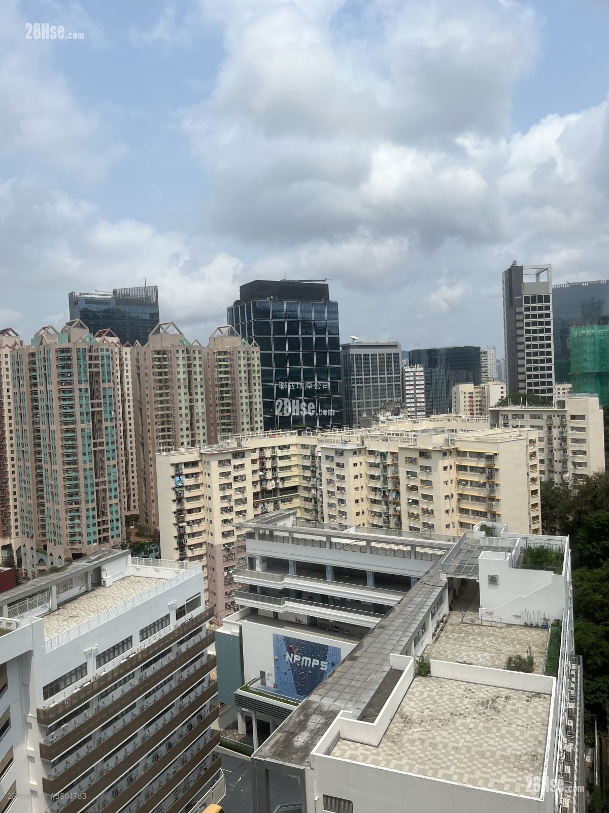 Bedford Gardens Rental 2 Bedrooms , 1 Bathroom 506 ft²