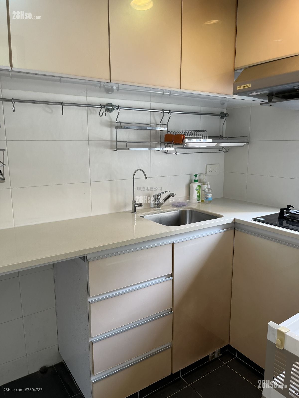 Bedford Gardens Rental 2 Bedrooms , 1 Bathroom 506 ft²