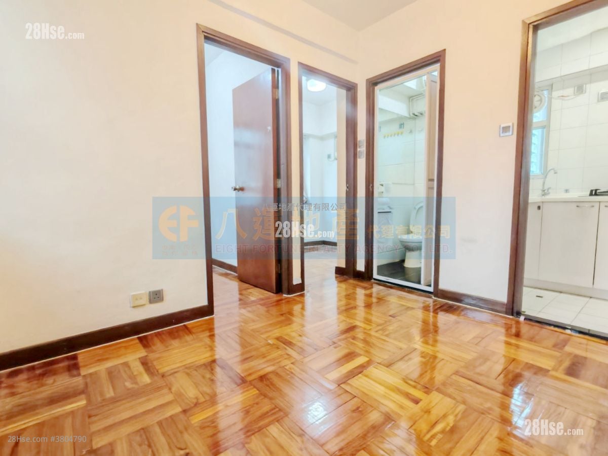 Full Art Court Sell 2 Bedrooms , 1 Bathroom 233 ft²