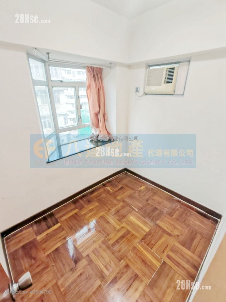 Full Art Court Sell 2 Bedrooms , 1 Bathroom 233 ft²