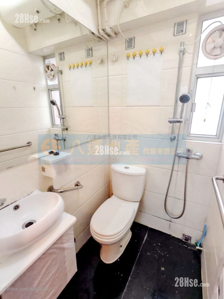 Full Art Court Sell 2 Bedrooms , 1 Bathroom 233 ft²