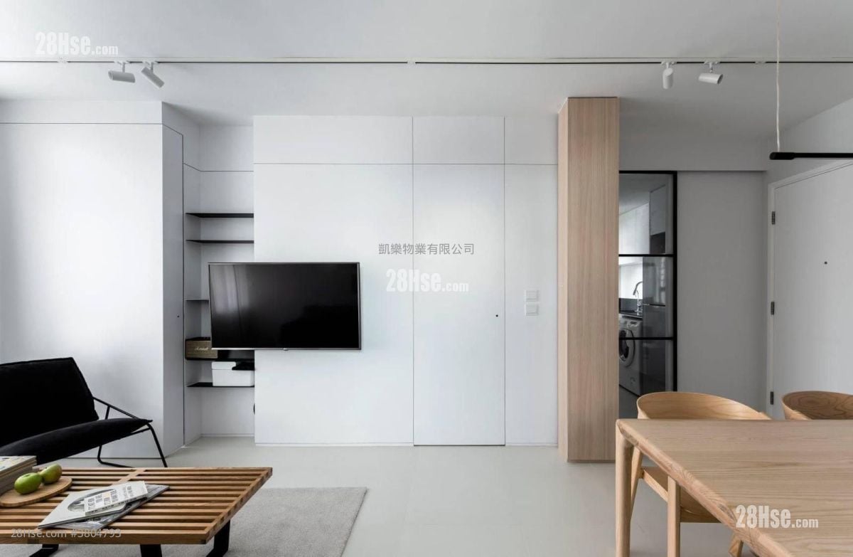 Kwun Tak Court Sell 2 Bedrooms , 2 Bathrooms 563 ft²