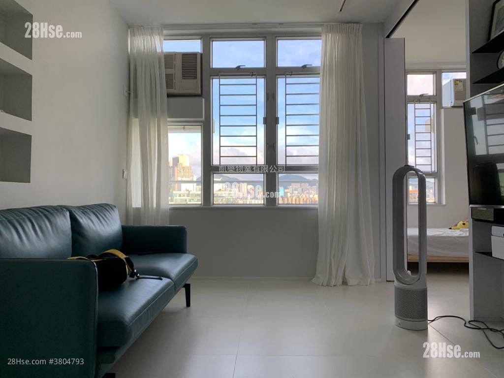 Kwun Tak Court Sell 2 Bedrooms , 2 Bathrooms 563 ft²