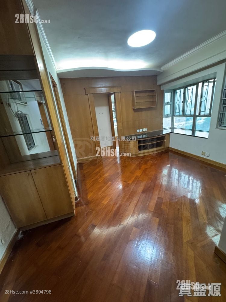 Tai Po Centre Sell 2 Bedrooms , 1 Bathroom 451 ft²
