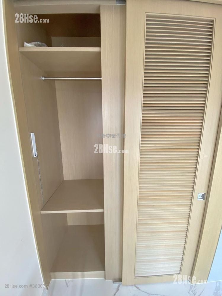 City Hub Rental Studio , 1 Bathroom 267 ft²