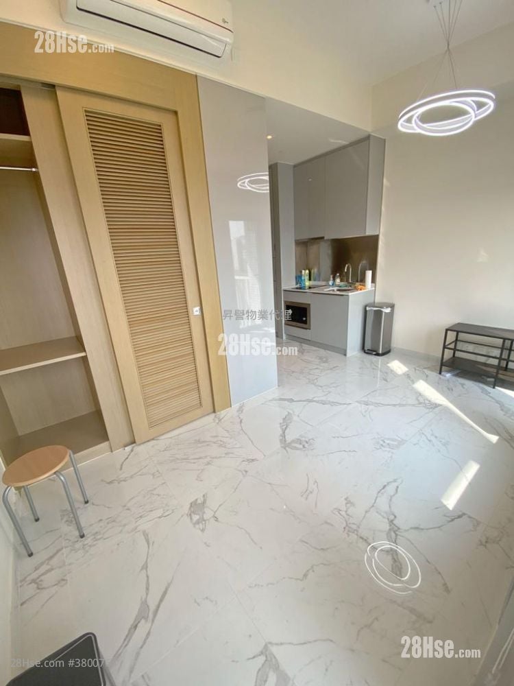 City Hub Rental Studio , 1 Bathroom 267 ft²