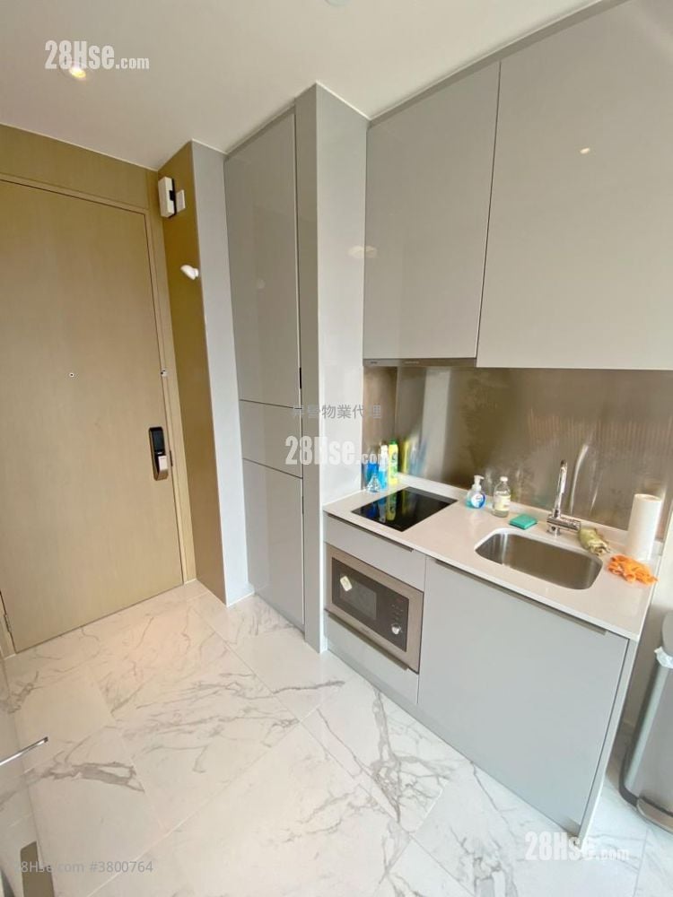 City Hub Rental Studio , 1 Bathroom 267 ft²