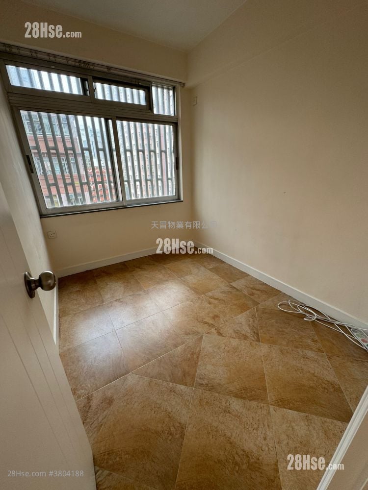 红湾阁 售盘 4 房 , 2 浴室 647 平方尺