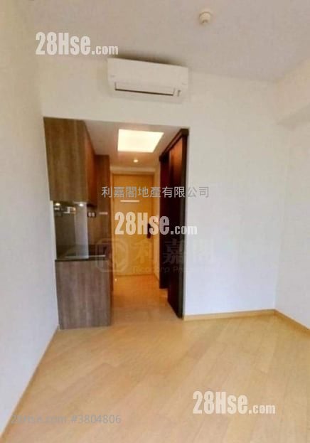 Novum West Sell Studio , 1 Bathroom 225 ft²