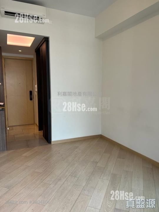 Novum West Sell Studio , 1 Bathroom 225 ft²