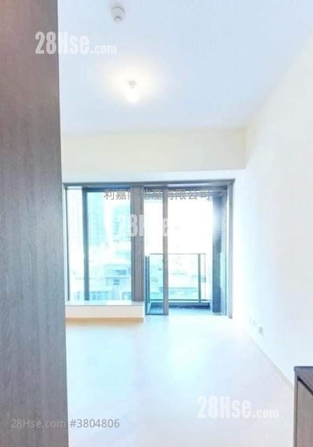 Novum West Sell Studio , 1 Bathroom 225 ft²