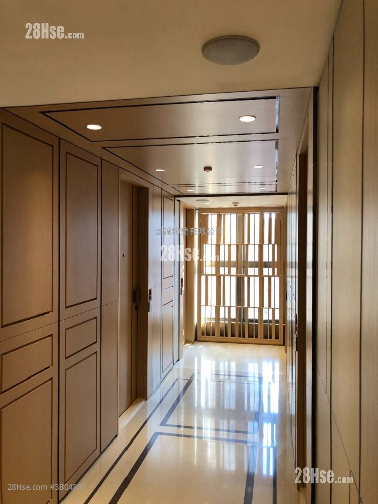 Upper East Sell 1 Bedroom , 1 Bathroom 311 ft²