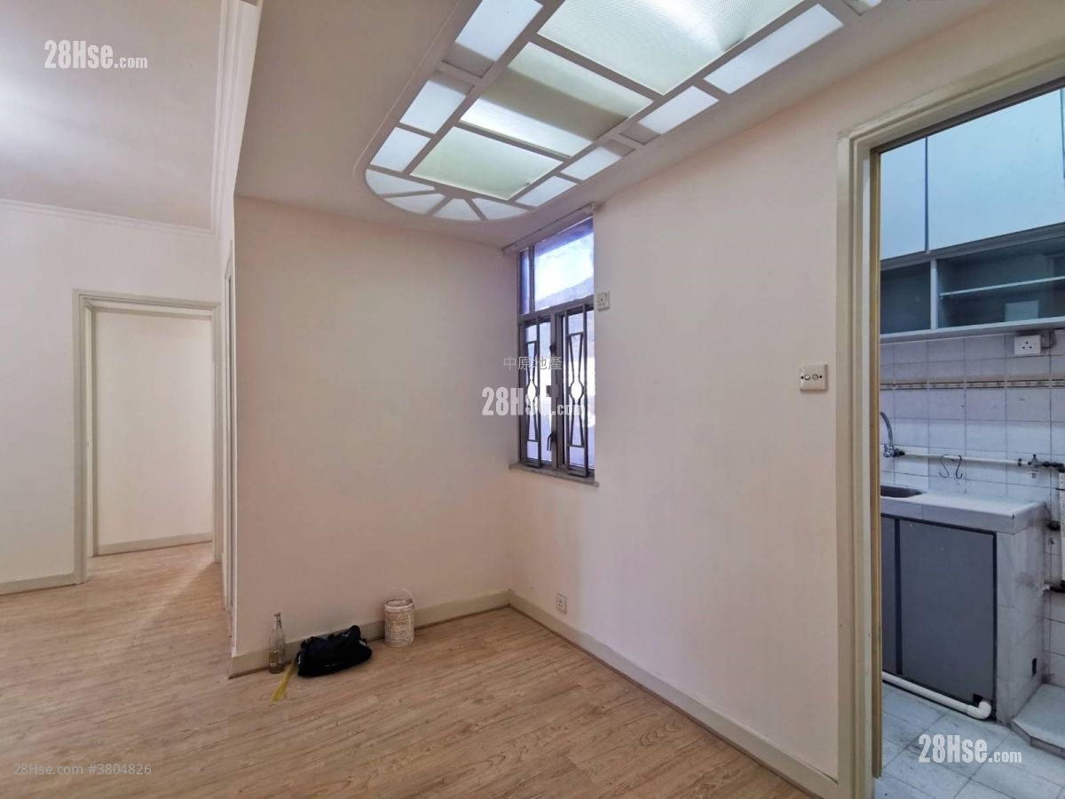 Kwai Fong Terrace Rental 2 Bedrooms , 1 Bathroom 397 ft²