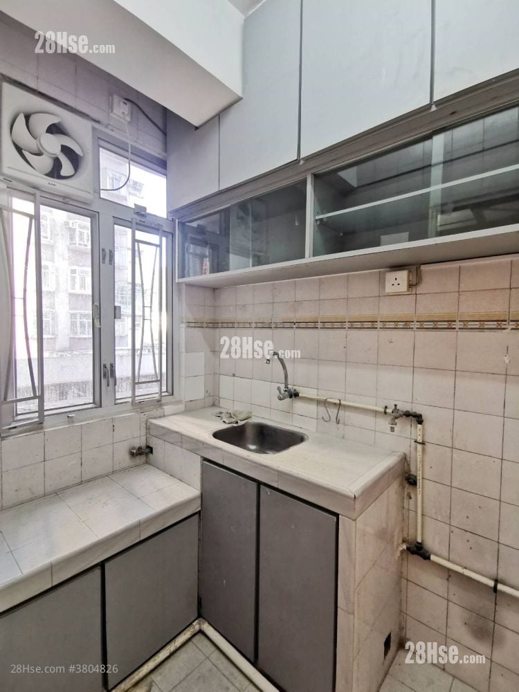 Kwai Fong Terrace Rental 2 Bedrooms , 1 Bathroom 397 ft²