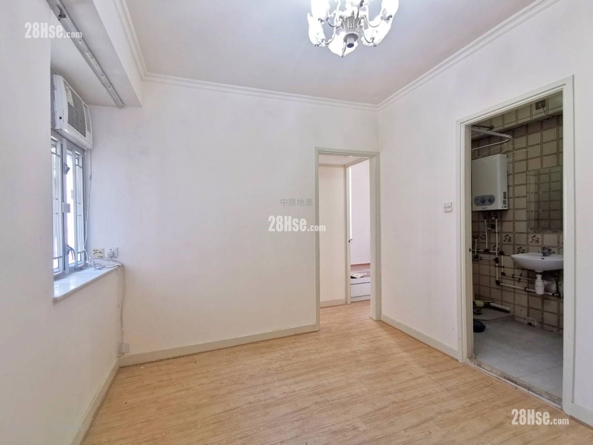 Kwai Fong Terrace Rental 2 Bedrooms , 1 Bathroom 397 ft²