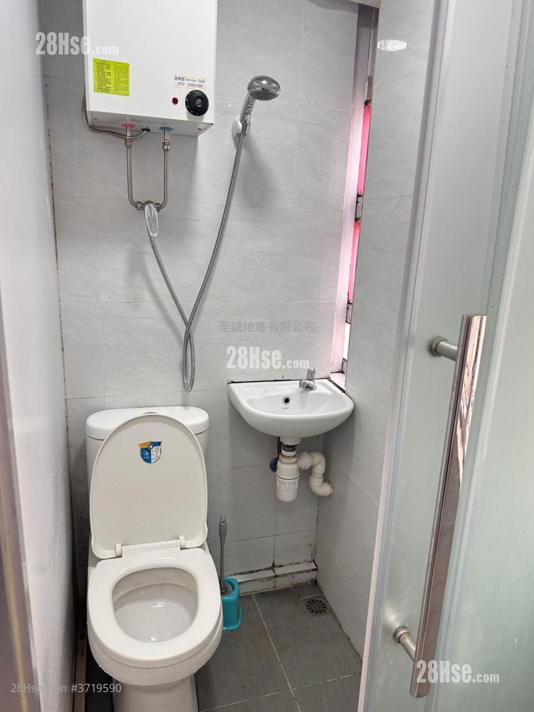 bathroom: Tai Po Building Rental Studio , 1 Bathroom