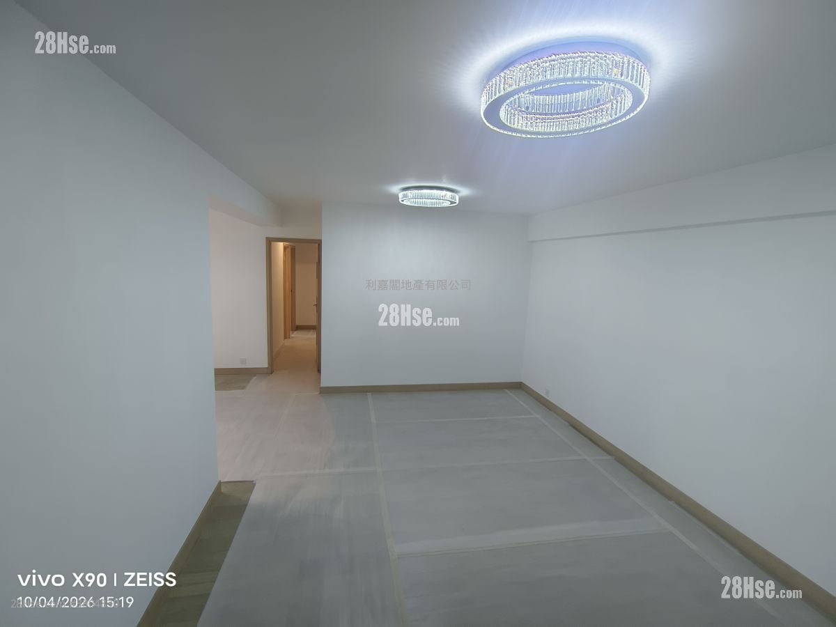 美孚新邨 售盘 4 房 , 3 浴室 946 平方尺