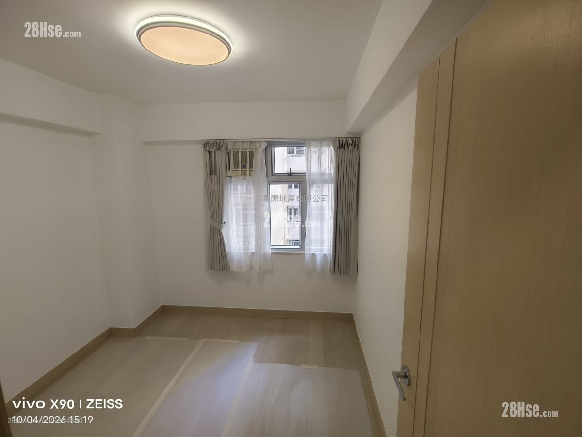 美孚新邨 售盘 4 房 , 3 浴室 946 平方尺