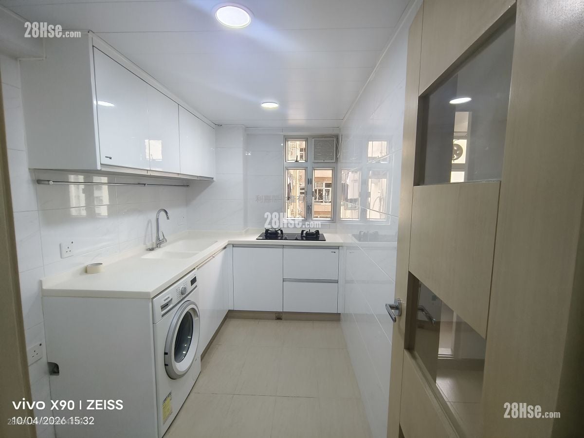 美孚新邨 售盘 4 房 , 3 浴室 946 平方尺