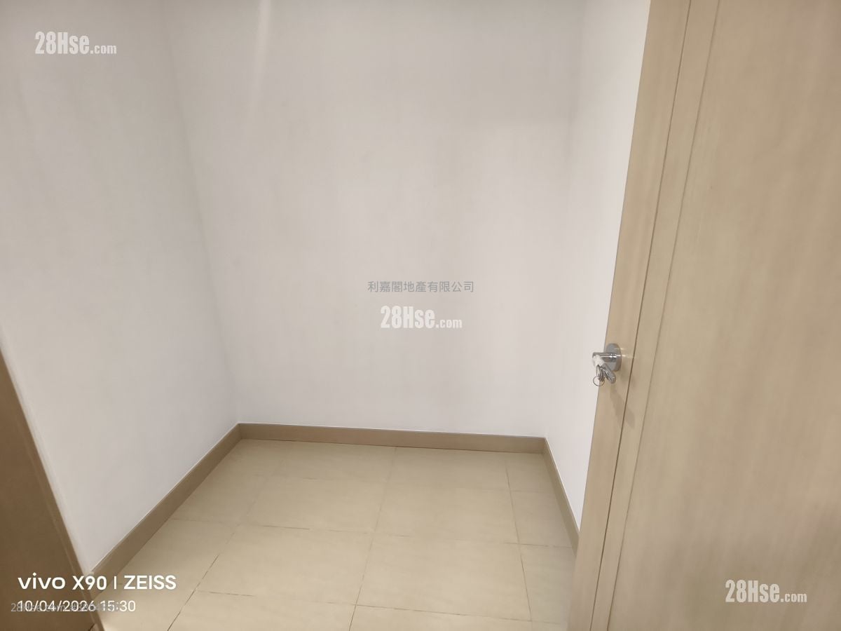 美孚新邨 售盘 4 房 , 3 浴室 946 平方尺