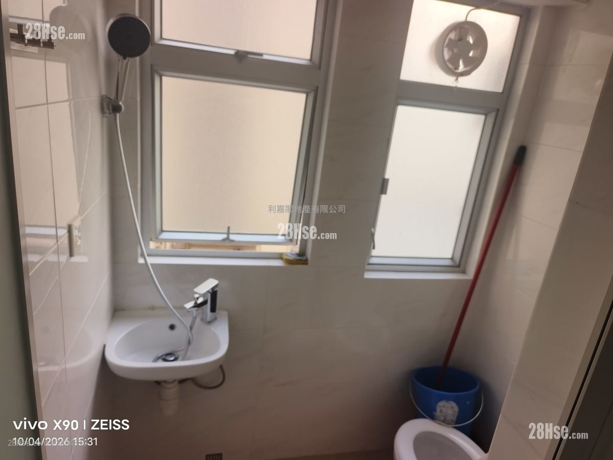 美孚新邨 售盘 4 房 , 3 浴室 946 平方尺