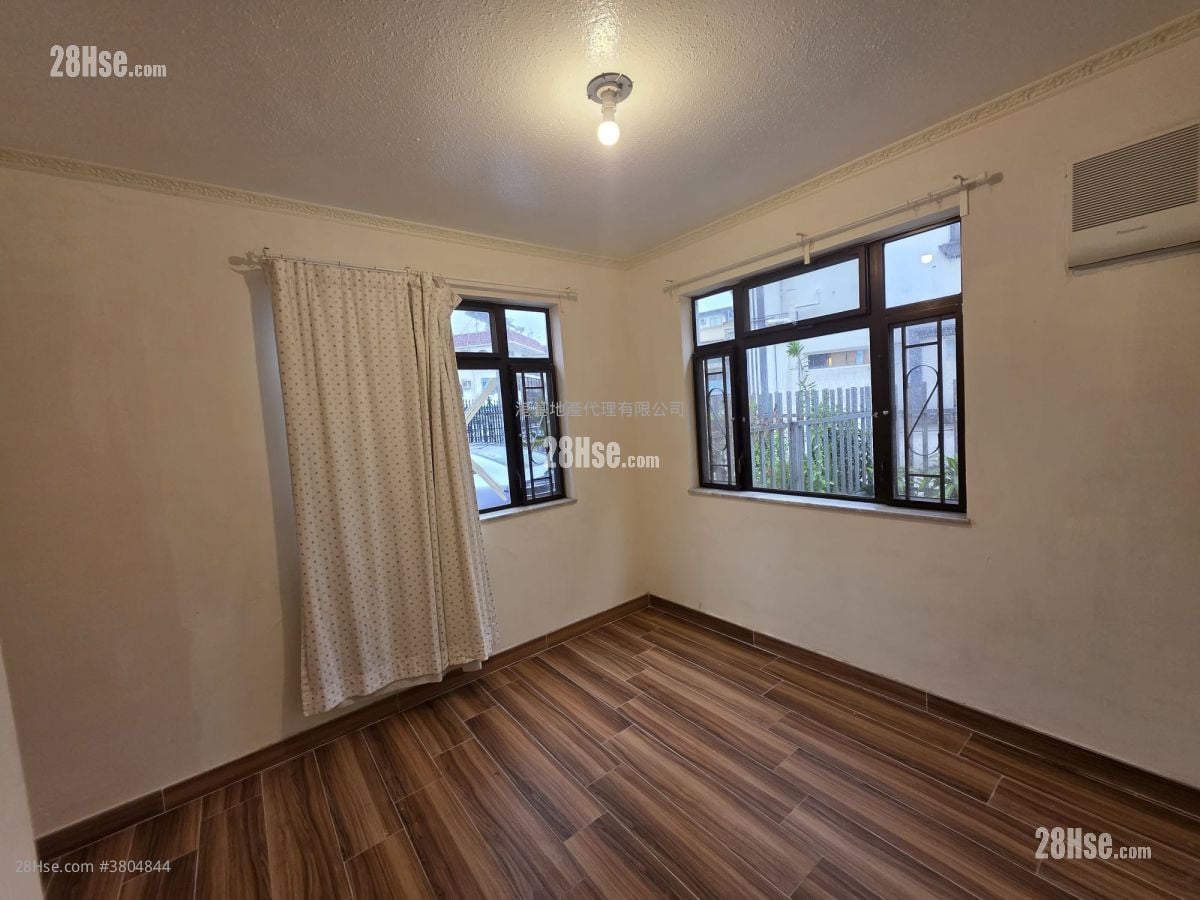 村屋 租盘 3 房 , 1 浴室 700 平方尺