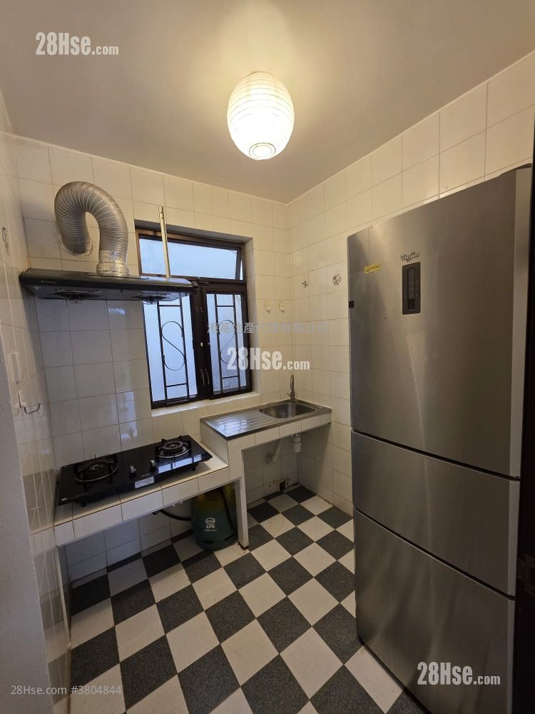 村屋 租盘 3 房 , 1 浴室 700 平方尺