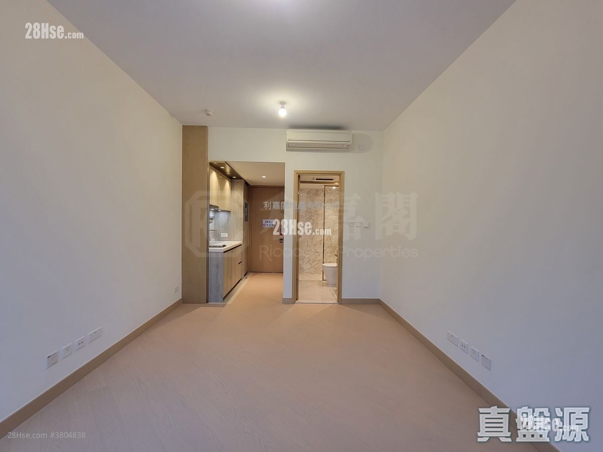 Grand Victoria Rental Studio , 1 Bathroom 278 ft²